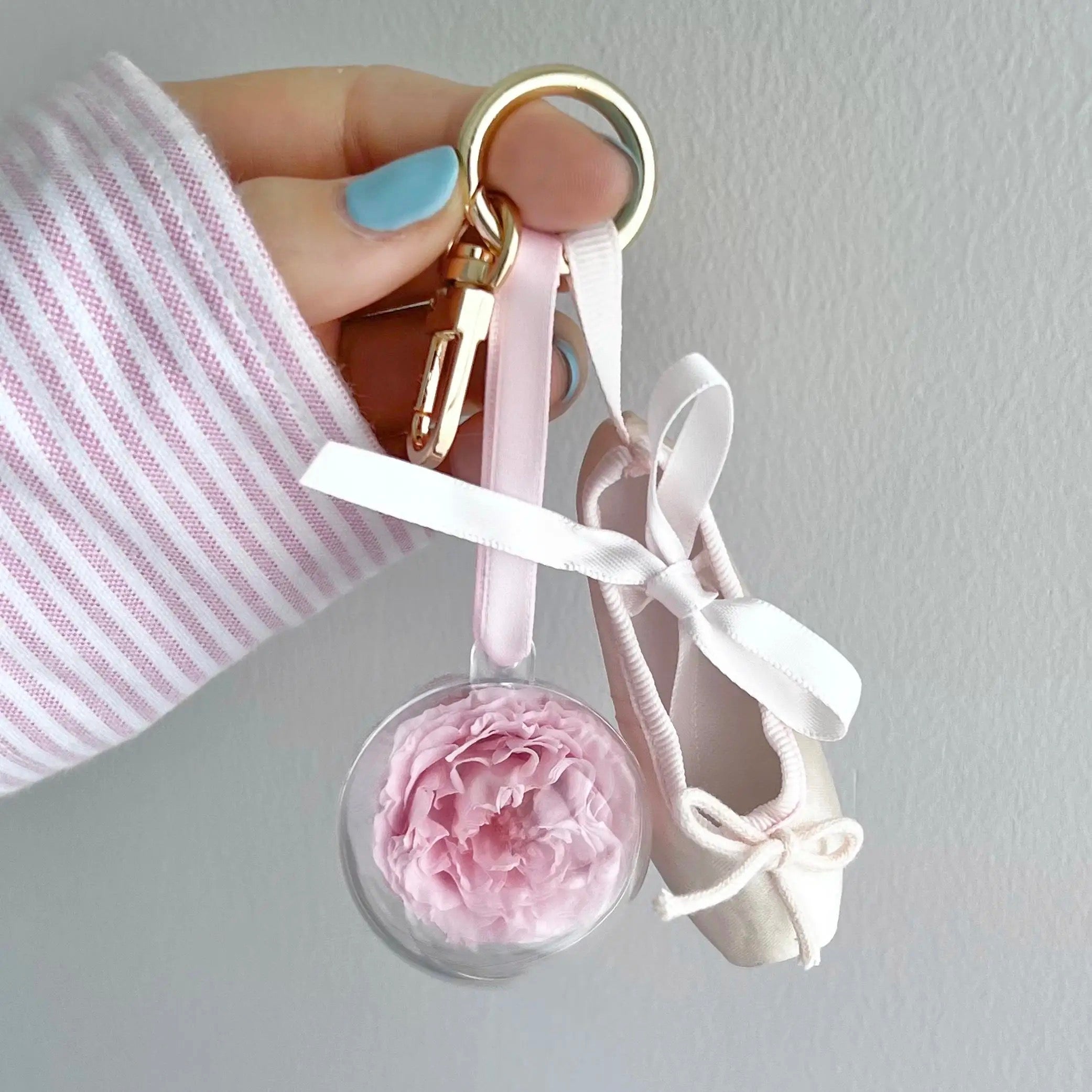 Forever Roses Mini Mini forever rose – Bae3at Elward flower shop