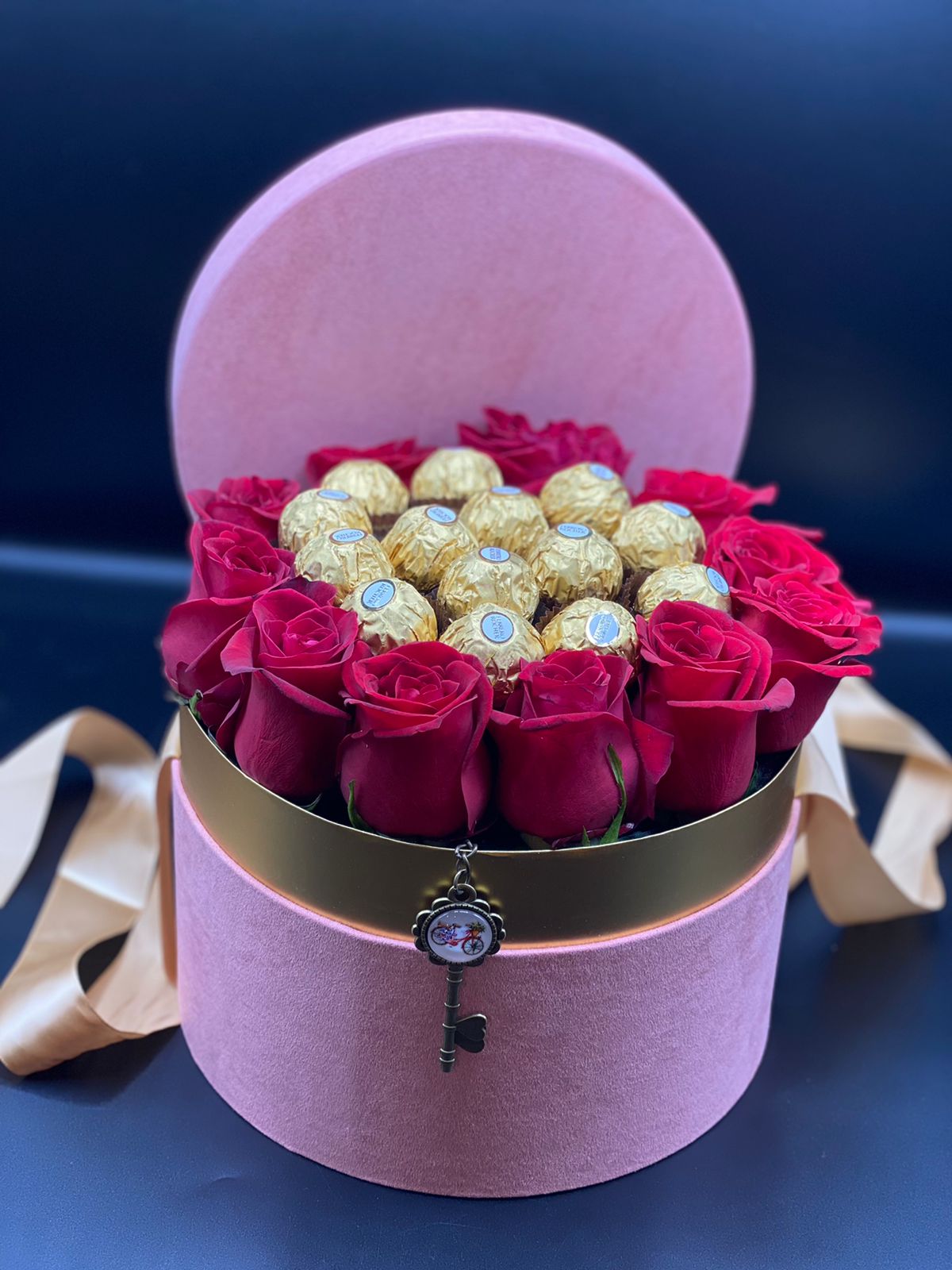 Flower Box with Chocolate FrerroRocher - Bae3at Elward flower shop 