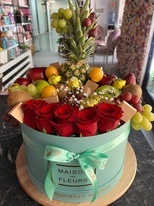 Fruite Box with Chocolate & Flower - Bae3at Elward flower shop 