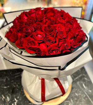 100 Red Roses Bouquet - Bae3at Elward flower shop 