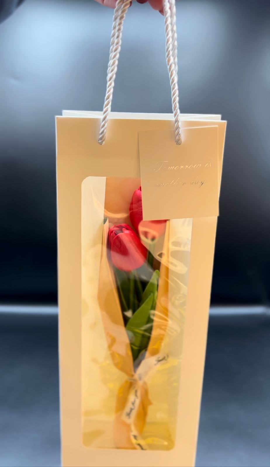 Artificial tulip bouquet - Bae3at Elward flower shop 